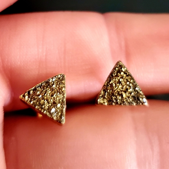 New 8mm Triangle Agate Druzy Geode Gold Stud Earrings - Picture 4 of 8